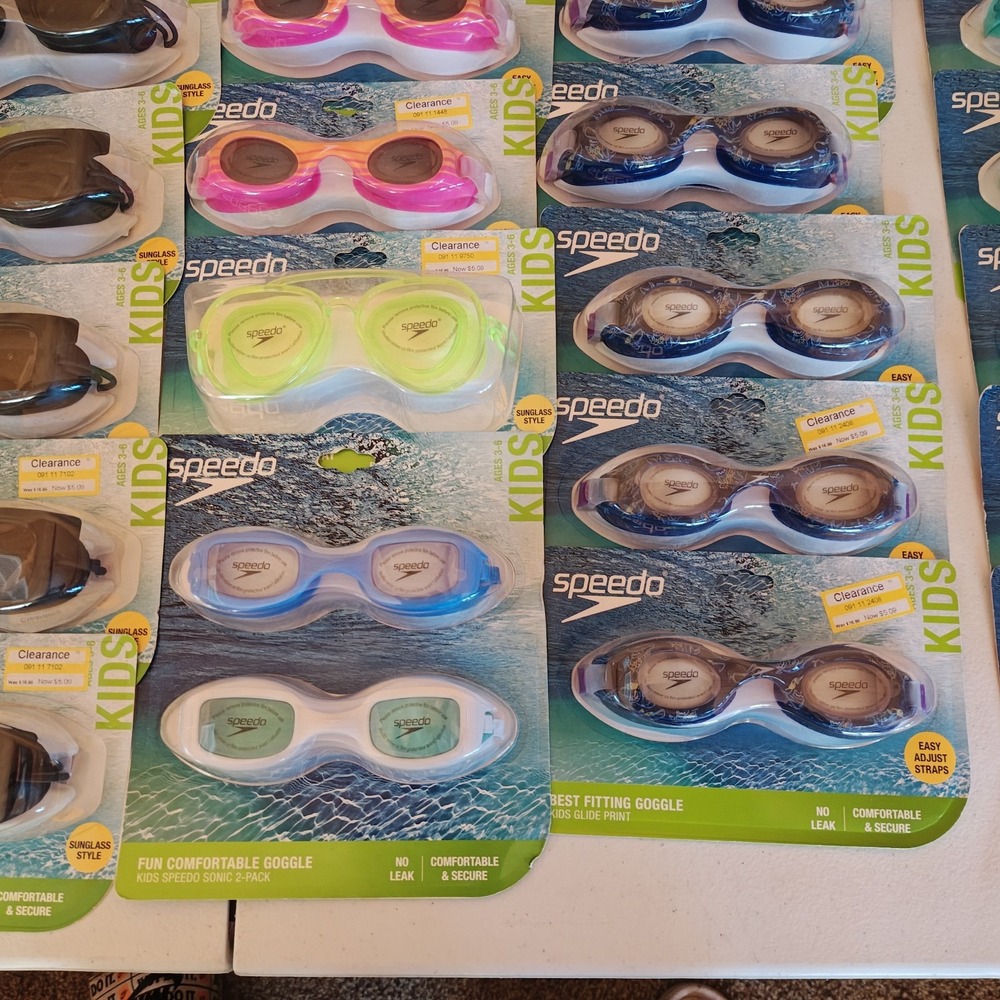Lot of 30 Sealed Speedo Kids Goggles Sz 3-6 Party Favors Birthday Swim Party - Picture 4 of 6